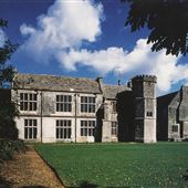 Wolfeton House