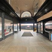 Makinson Arcade empty shop unit (2)