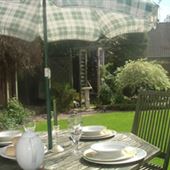 Oaktree Guest House