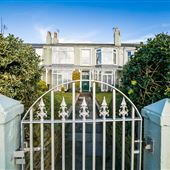 29 Marine Crescent (Guest House)