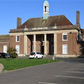 Ashlyns School