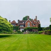 Marle Place Manor