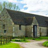 NT - Ashleworth Tithe Barn